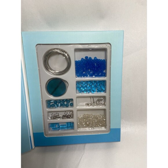 Create Your own Jewerly Kit Blue Clear Project Box Sealed - Picture 3 of 7